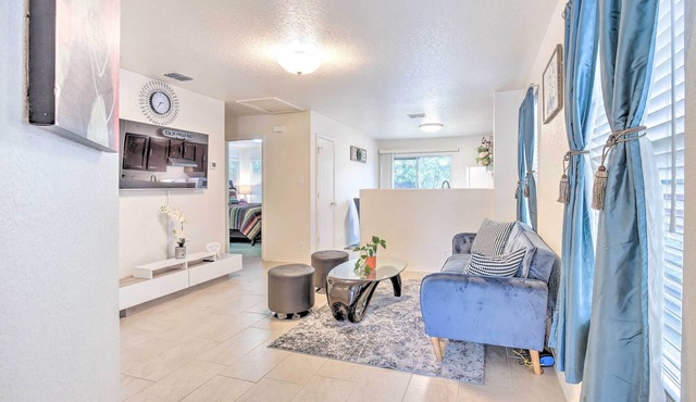 Guest-Ready San Antonio House, Near Downtown!
