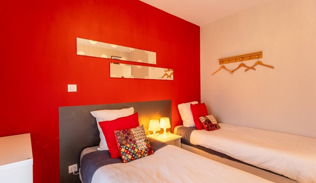 Guest Room "Chambre - Joubarbe" with Mountain View, Wi-Fi and Air Conditioning