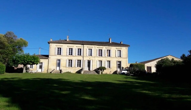Guest Room – Château Le Noble