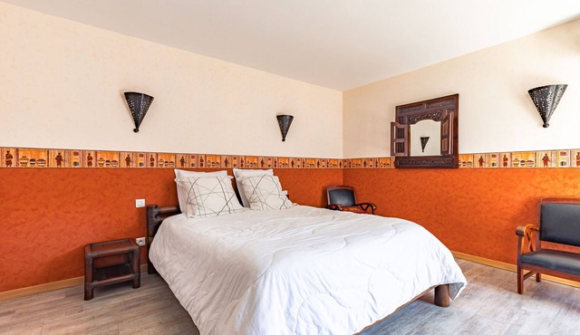Guest Room “Dakar” with Shared Pool, Wi-Fi, and Air Conditioning