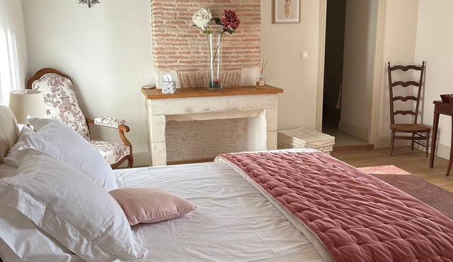 Guest Room “Rose Room” in the Castle