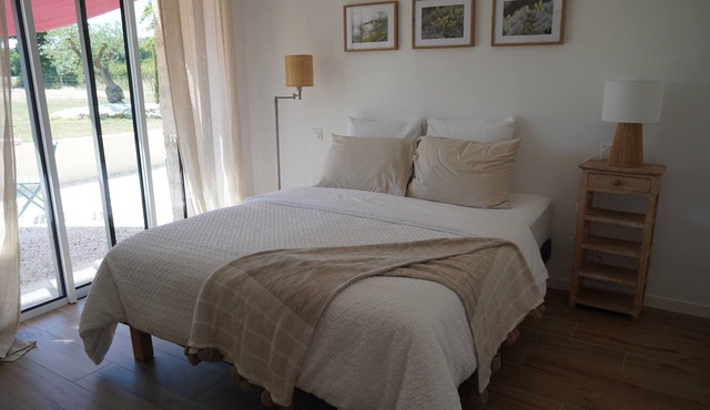 Guest Room À L'orée Des Bois 'Chambre Flower' with Private Terrace, Shared Garden & Wi-Fi