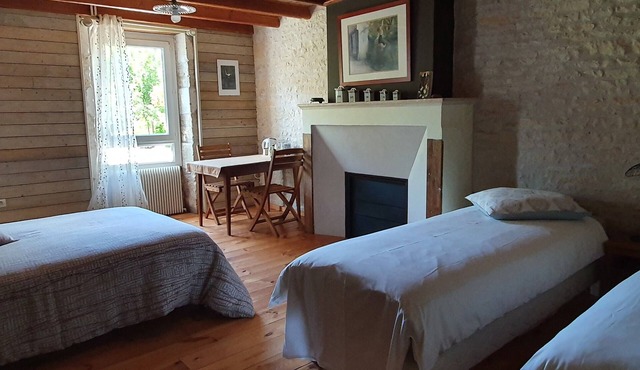 Guest Room 'Églantine' in Courçon – Sleeps 4, Breakfast Included