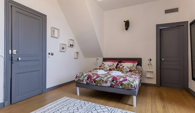 Guest Room 5 with Shared Terrace, Wi-Fi, and Air Conditioning