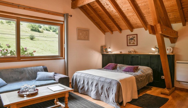 Guest Room 'Arc En Ciel' with Mountain View, Shared Pool and Wi-Fi