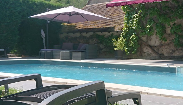 Guest Room “Auberge Marcheroux N°5” with Shared Garden and Wi-Fi