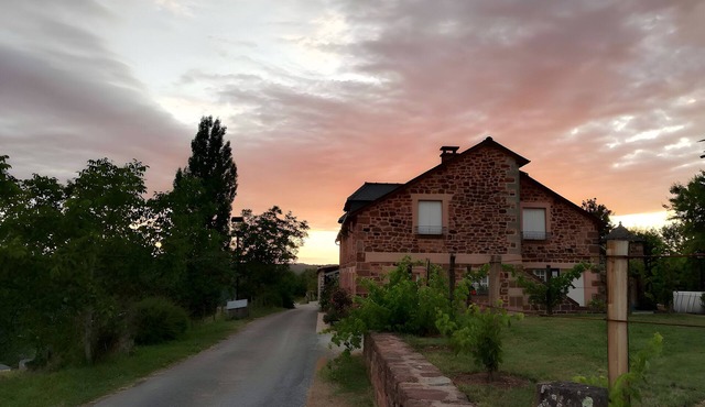 Guest Room “Beaucaire” with Shared Pool, Garden, and Wi-Fi