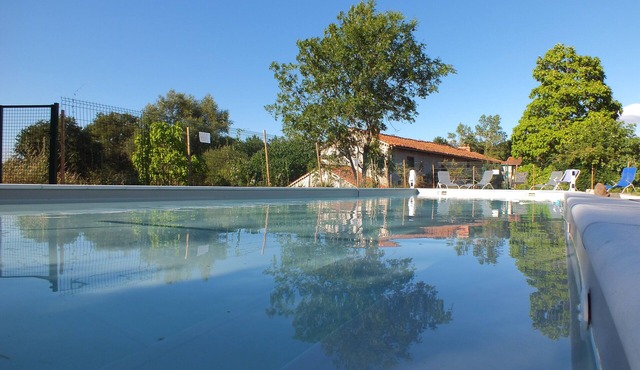 Guest room "Céladon" 3 keys: duplex for 4 people with large swimming pool