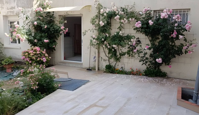 Guest Room "Chambre Hirondelle" with Shared Terrace, Private Garden and Wi-Fi