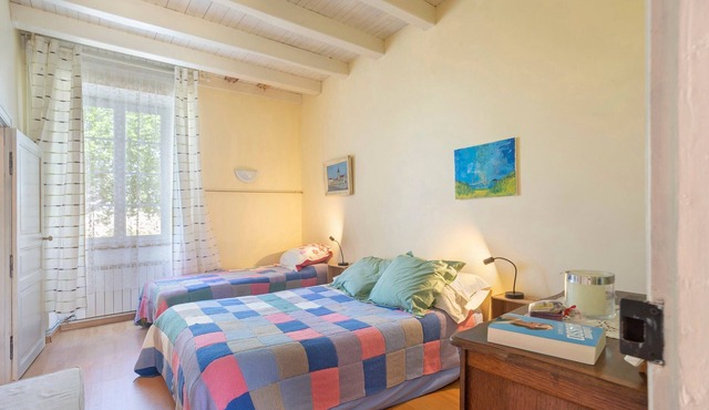 Guest Room “Chambre du Bas” with Shared Terrace, Garden and Wi-Fi