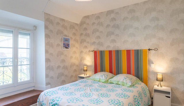 Guest Room “Chambre Baretous” with Shared Garden and Wi-Fi
