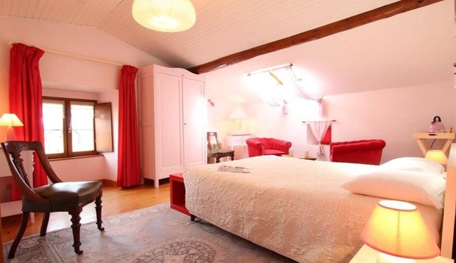 Guest Room 'Chambre Églantine' with Shared Terrace, Garden, and Wi-Fi