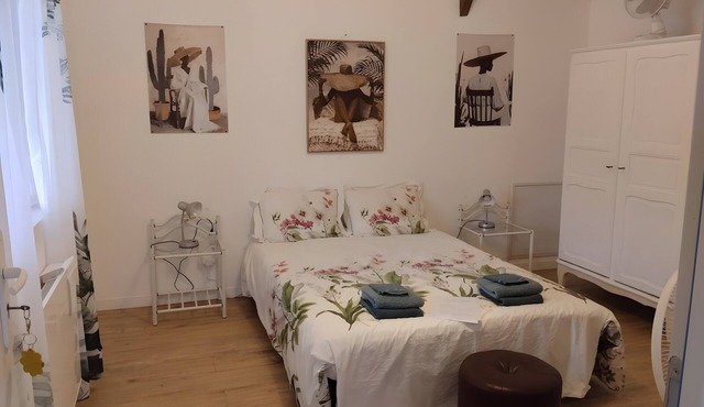 Guest Room "Chambre Exotique" with Shared Garden, Balcony and Wi-Fi