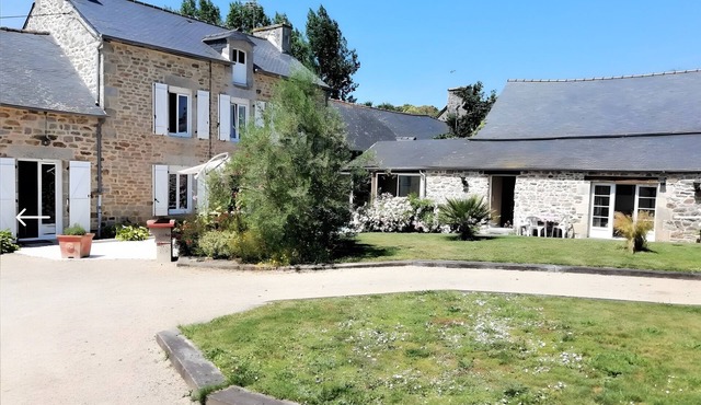Guest Room “Chambre Grany” with Shared Terrace, Garden, and Wi-Fi