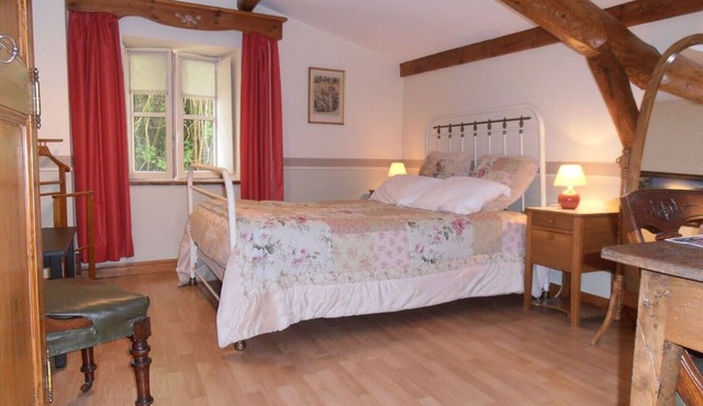 Guest Room “Chambre Rêverie” with Shared Terrace, Garden, and Wi-Fi