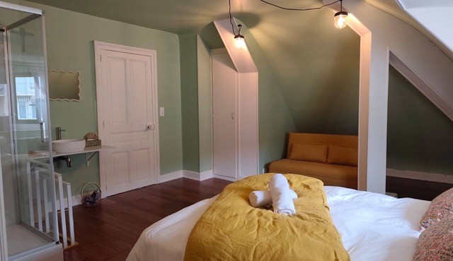 Guest Room “Family Room” with Wi-Fi