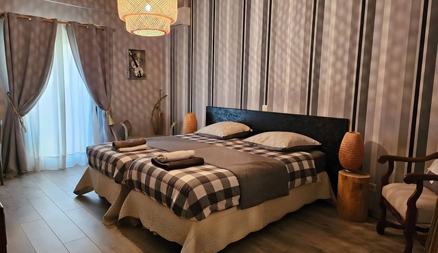 Guest Room 'Family Suite Guy De Maupassant' with Shared Terrace, Wi-Fi and Air Conditioning