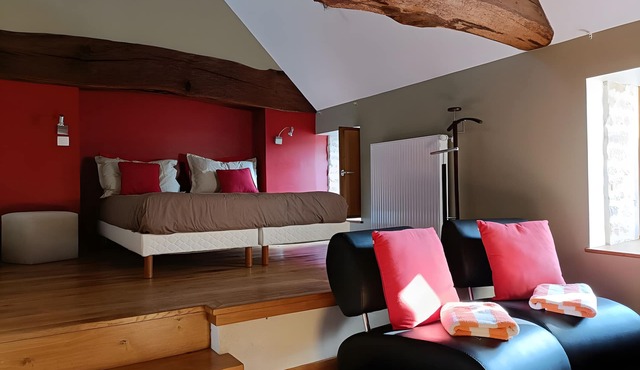 Guest Room 'Carmin' with Shared Pool, Shared Terrace and Wi-Fi