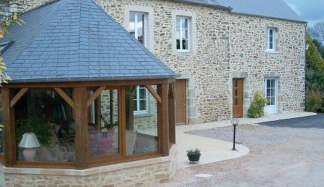 Guest Room 'Chambre Mer' with Shared Terrace, Communal Garden and Wi-Fi