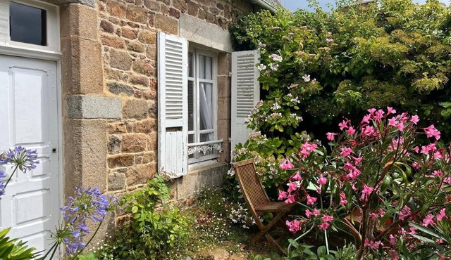 Guest Room “Île de Bréhat” with Private Terrace and Wi-Fi