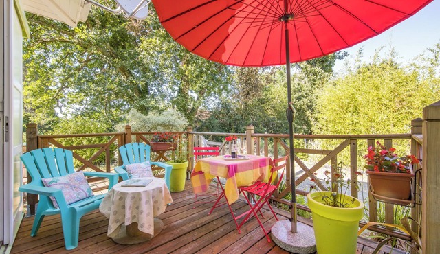 Guest Room 'La Côte D'Argent Coquelicot' with Private Terrace, Private Garden and Wi-Fi