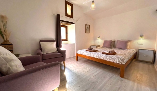 Guest Room “La Drobie 2-3 pers” with Mountain View, Shared Pool and Garden