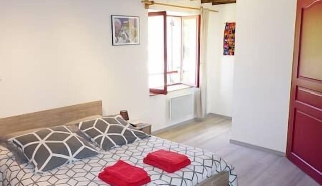 Guest room, La Nougatine, near Mirepoix, Swimming pool, Nature, agrotourism farm