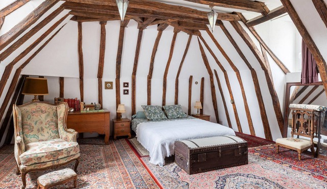 Guest Room 'La Mansarde' with Shared Garden and Wi-Fi