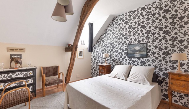 Guest Room 'Le Clocher' with Shared Garden and Wi-Fi