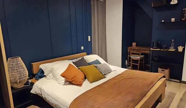 Guest Room "Le Relais Du Lavoir - L'aulne" with Shared Pool, Terrace and Wi-Fi
