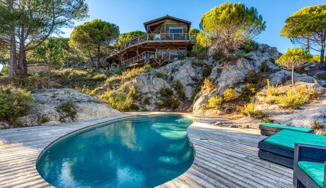 Guest Room 'Le Sabel - Blue Room' with Mountain View, Shared Pool