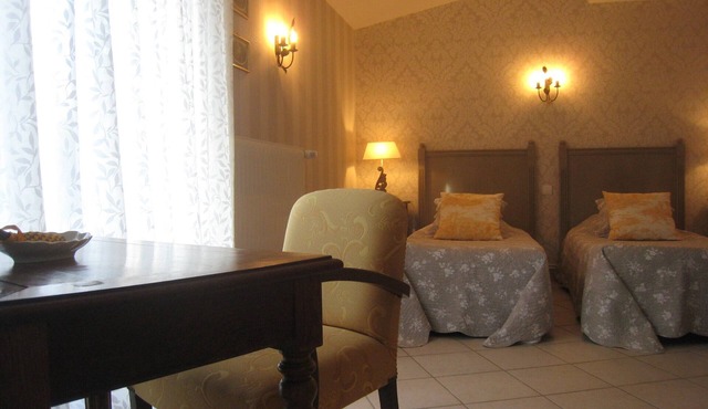 Guest Room "Les Charmilles - Beige Room"