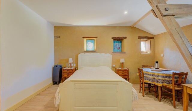 Guest Room 'Les Hortensias Bleues' (in English)
