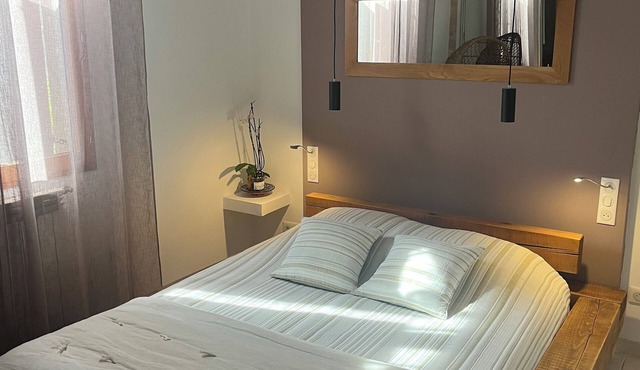 Guest room with jacuzzi and sauna