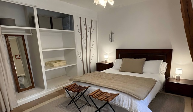 Guest Rooms “La Grande & La Jumelle” with Shared Terrace, Garden, and Wi-Fi