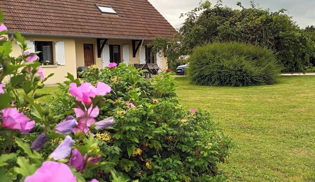 Guest rooms upstairs. Breakfast included.