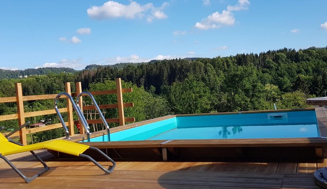 Guest rooms. Walk in 2 cv. Gift card