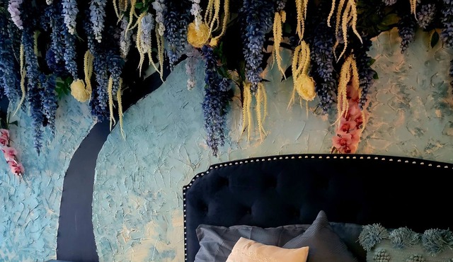 Guest suite in Charming House w/ Wi-Fi + Free Parking