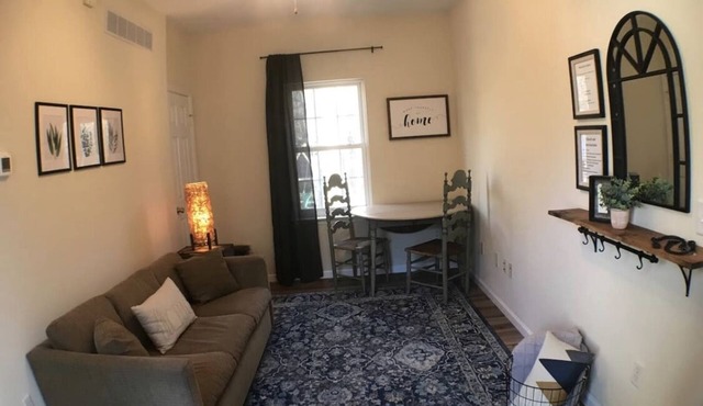 Guest suite in the woods with private entry