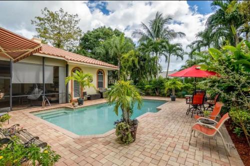 Guest suite- Pool view- Maria of Spain