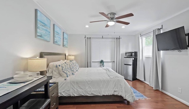 GUEST SUITE PARADISO | PRIVATE ENTRANCE | KING BED | SELF CHECK-IN | FREE PARKING | PGA