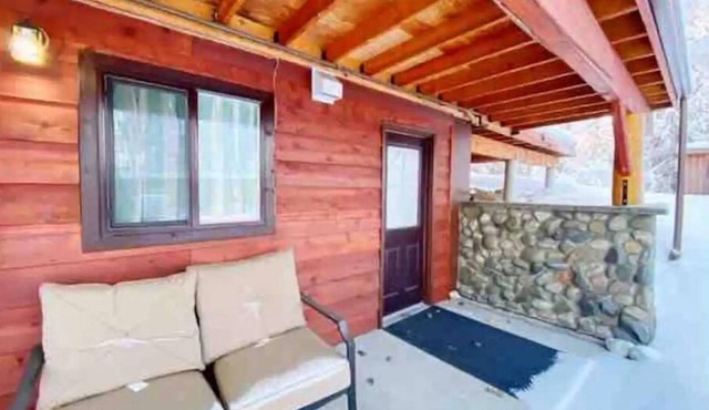 Guest suite without stairs! 6mins to Providence Hospital! Close to Trails!