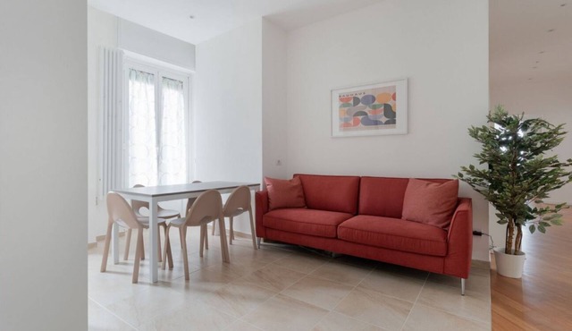 GuestHost - A modern and spacious 142 square meters apartment, perfect for five people, located on the second floor of a building with an elevator (NOT accessible to guests with disabilities).The property is just steps from the S. Agostino metro station,