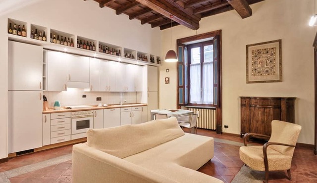 GuestHost - Charming apartment in the historic center, a few meters from Piazza Castello and very close to all the main monuments of the city, reachable on foot. You can enjoy all the beauties of Turin in complete freedom, between an aperitif in the city