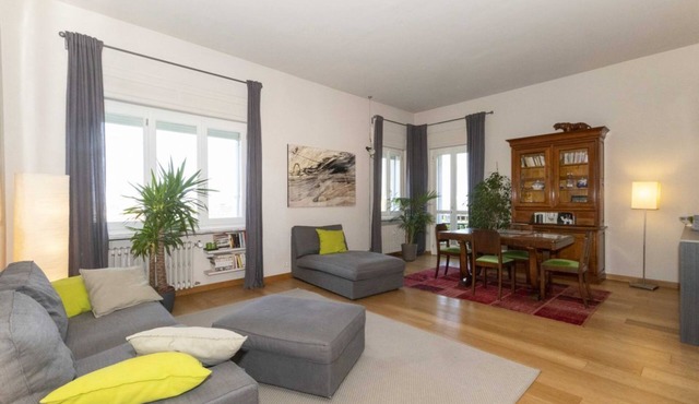 GuestHost - Charming apt with parking! in Torino