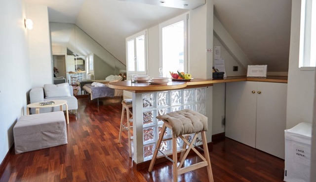 GuestHost - Studio con Balcone per 2 persone