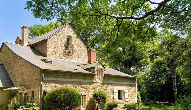 Guesthouse 'Chambre d'hôtes Kerdary' with Shared Garden, Wi-Fi, and Air Conditioning