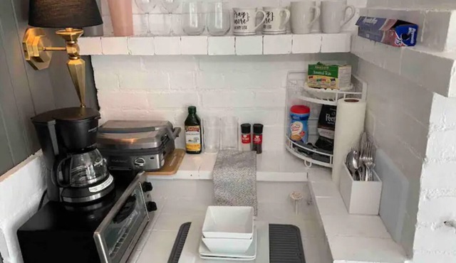 Guesthouse Detached.Quiet Nbrhd.AC!New Firestck4TV