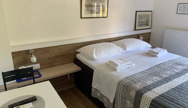 Guesthouse Family Bosnic - Double Room with Balcony - 3 - 3