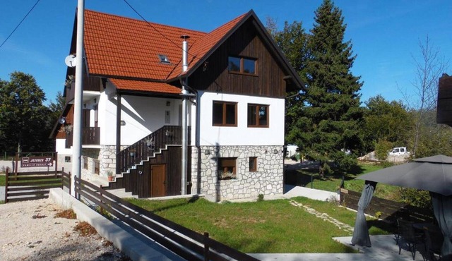 Guesthouse Family Bosnic - Double Room with Balcony - 3 - 4